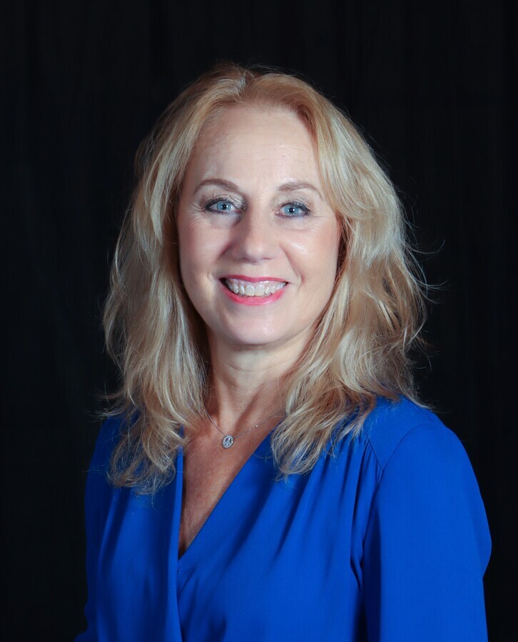 Suzanne Jones East Northport Howard Hanna Coach Realtors